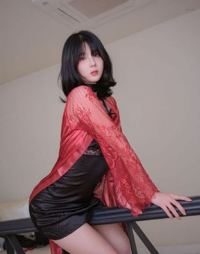 二次元内衣半裸黄网免费_DVDHD高清在线观看