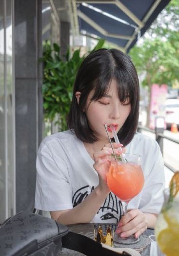 女知青脱了内裤张开腿让人_BD免费电视剧