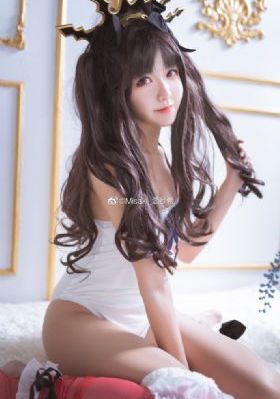摸美女丝袜大腿内侧视频_日韩在线观看
